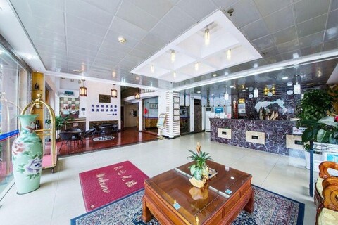 Fengju Business Hotel (Hourui Metro Station, Shenzhen Airport)