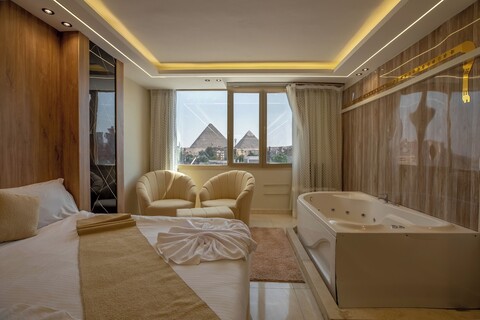 뮤즈 피라미드 인