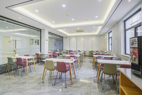 Three Station Hotel (Railway Station Bus Station)