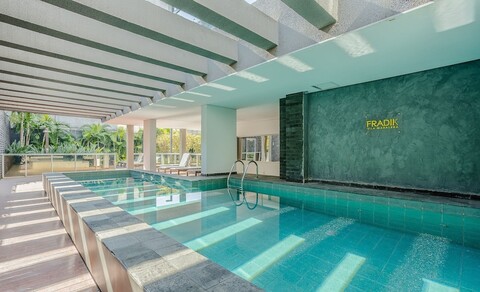 발코니 있는 아파트, 지하철에서 몇 분 거리, Fdk0074