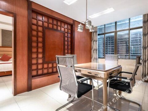 Jiahua Business Hotel (Danzhou Summer Plaza Store)