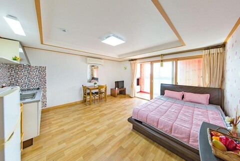 Sea Scent Sound Pension