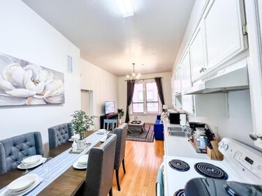 Walk to Conv Center 2BR Top Floor Parking Incl