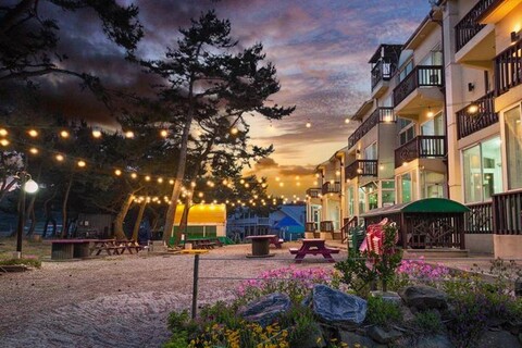 Anmyeondo Pebble Pension