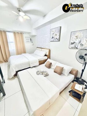 Studio unit in horizons 101