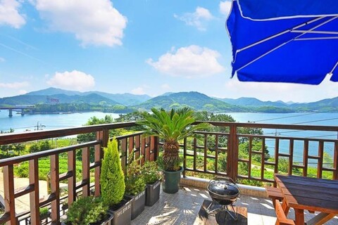 Geoje Island Flower Pension