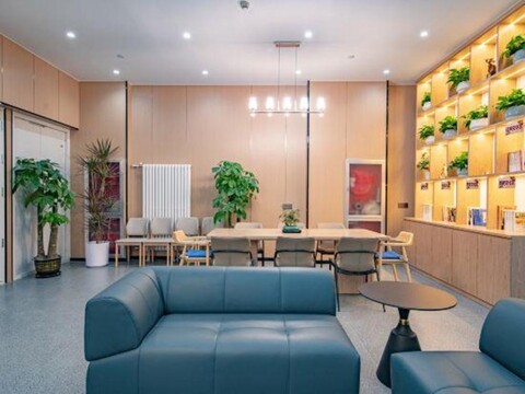 Super 8 Hotel (Beijing Chongwenmen Tongren Hospital)