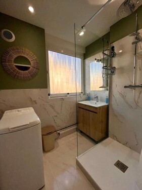 Chambre privée dans un appartement partagé
