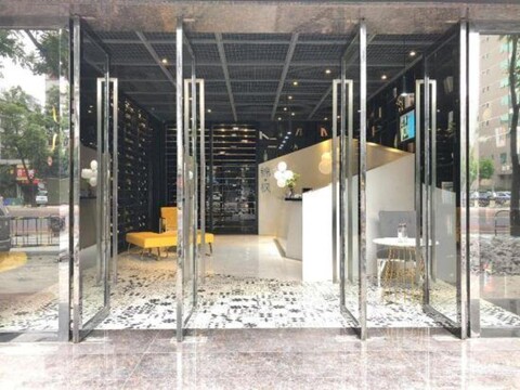 Jinfeng Hotel (Zhuhai Lovers Middle Road Opera House Branch)