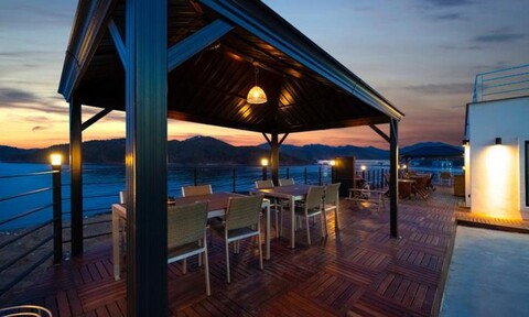 Geoje Eon Pool Villa