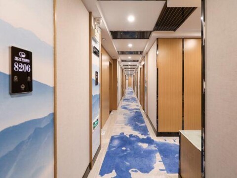 Qingmu Hotel (Nanjing Xinjiekou Hanzhongmen Subway Station)