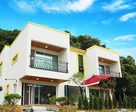 Lime Hufreesia Pension