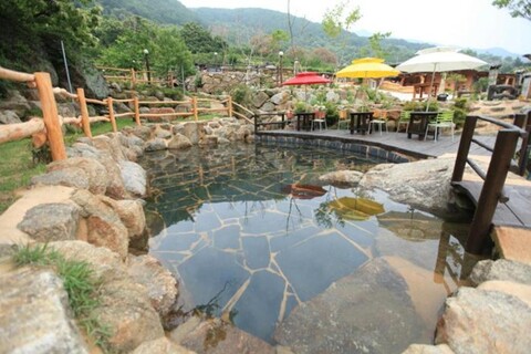Mud House Seomjingang River Scenery