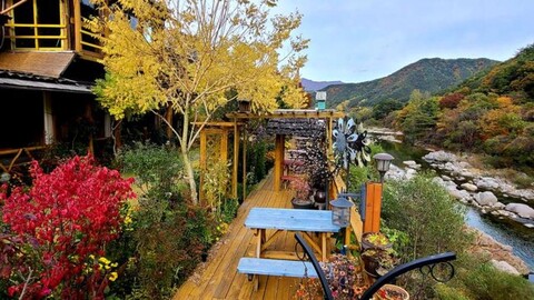 Mud House Landscape Pension