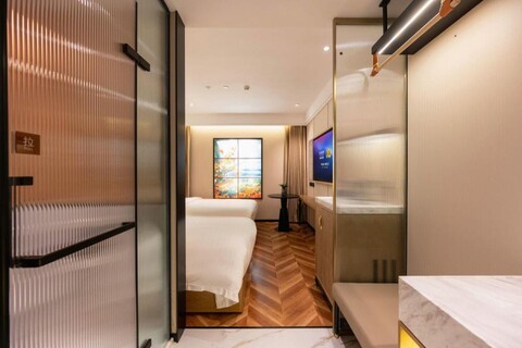 el (Beijing Bird's Nest Huixin West Street North Exit World Olympic International Center)