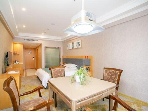 Rujia Huayi Select Hotel (Shudu Wanda)