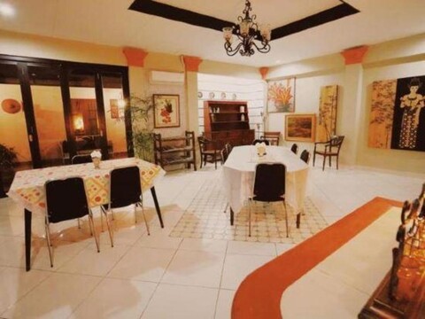 Hester Basoeki ( HB ) Garden Guest House