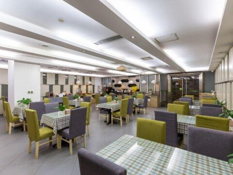 Yiman Hotel (Suzhou Shantang Street Hanshan Temple Store)