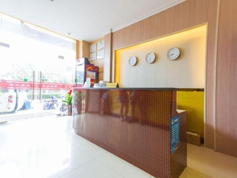 Jiujie Business Hotel