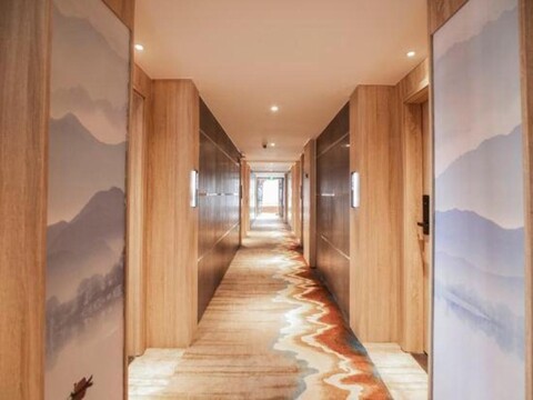 Qingmu Hotel (Nanjing Jiangning Wanda XinTing Road Subway Station)