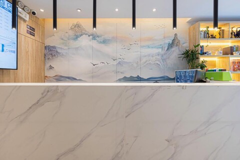 Qingmu Hotel (Nanjing South Railway Station Kazimen Subway Station)