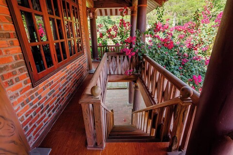 바이 투 롱 마운틴 리조트