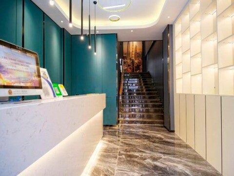 Huayang Hotel