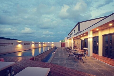 Sea Class Pool Villa Pension
