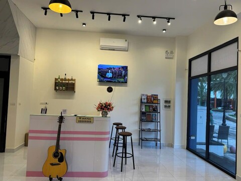 해변가의 행복한 홈스테이