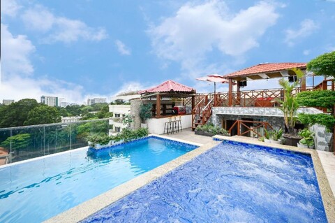 캘리포니아 사이공 호텔 앤 루프탑 풀