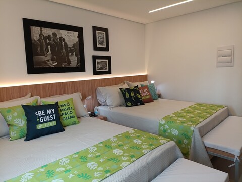 스튜디오 콤플레토 빌라 올림피아, 비 마이 게스트