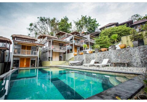 더 트리 하우스