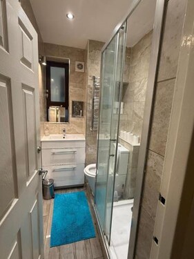 Comfortable bedrooms in central London