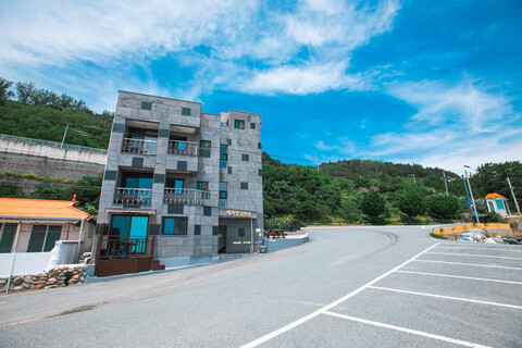 울진 새파랑길펜션