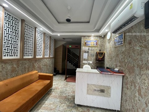 디 에이유 호텔, IGI 공항 뉴델리