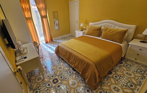 게스트하우스 아드리, 나폴리