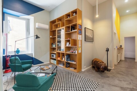 나폴리 비지트 홈