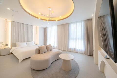 울산 신천동 호텔 바이브