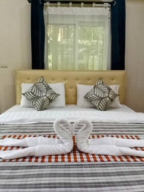 레드도어즈 스리피암숙 리조트 방콕