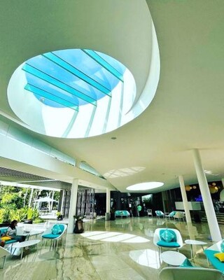 Stylish Tambuli Resort Condotel with panoramic Mactan seaview from high floor