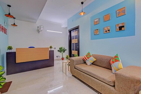 Super OYO Townhouse Saket Residency 1 Delhi