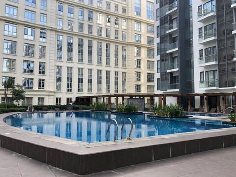 81 뉴포트 불러버드 어크로스 NAIA T3 에어포트