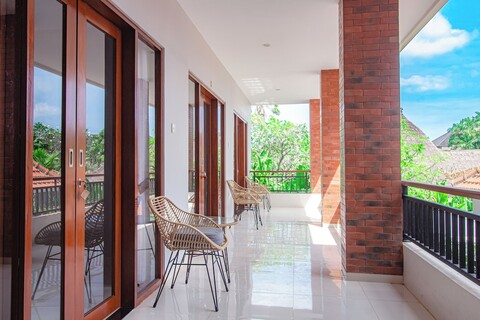 디'하우스 스미냑