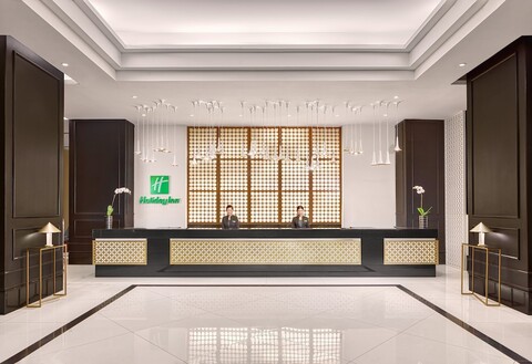 홀리데이 인 & 스위트 마닐라 갤러리아 바이 IHG