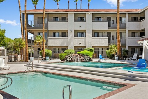 스튜디오 6 템피, AZ – 엘리엇 로드