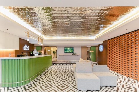 Xiongmao Viewing Hotel