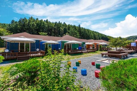 Rainbow Red Clay Pension