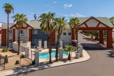 데이즈 인 바이 윈덤 피닉스 웨스트