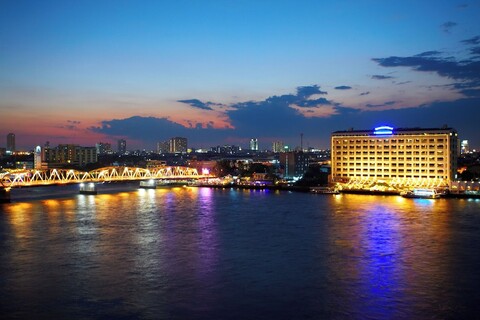 더 로열 리버 호텔