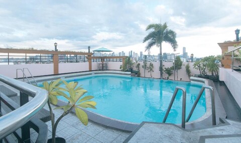 어반 트래블러스 호텔 바이 레드도어즈